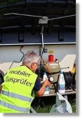Gasprüfer beim prüfen